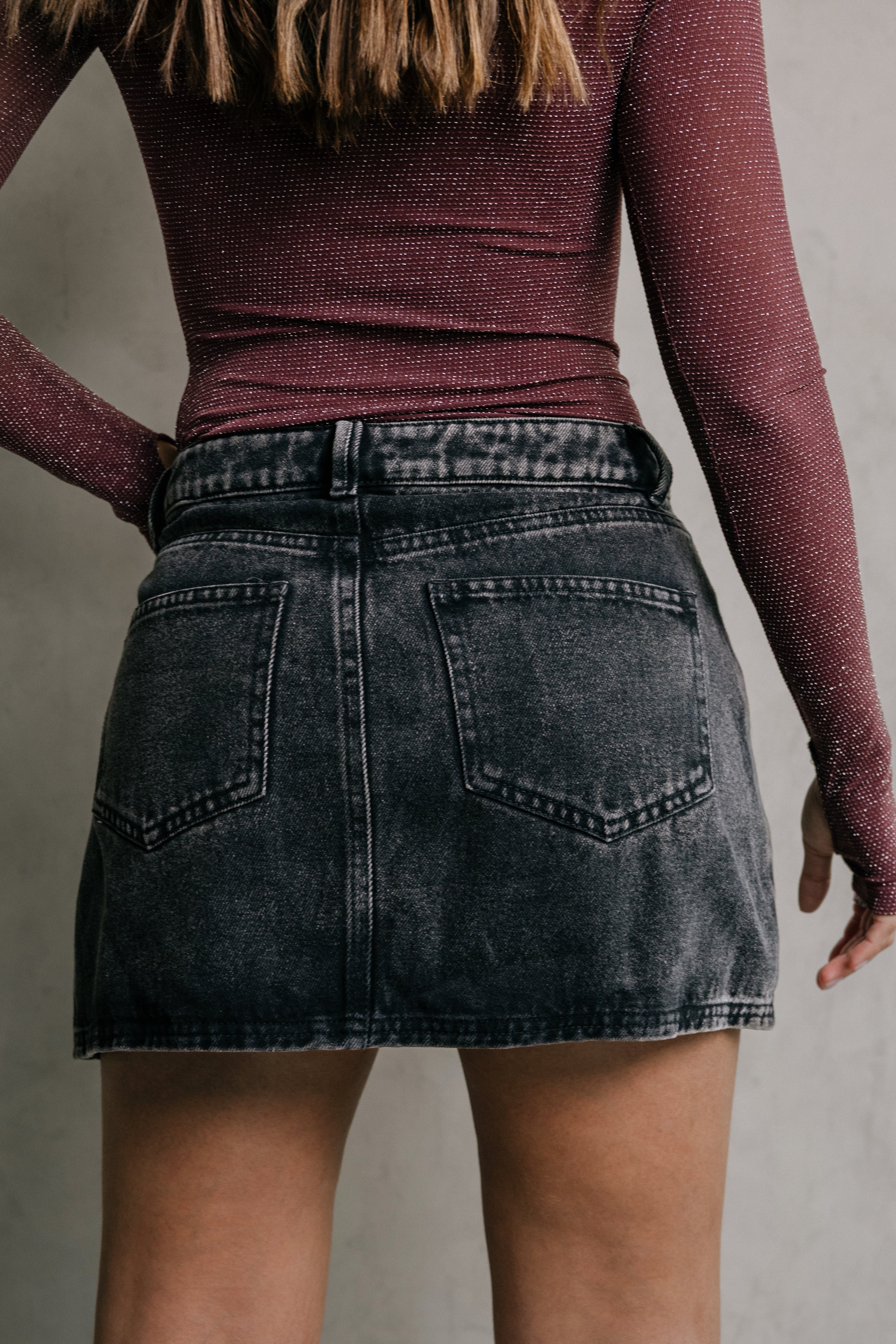 FALDA DENIM NEGRA