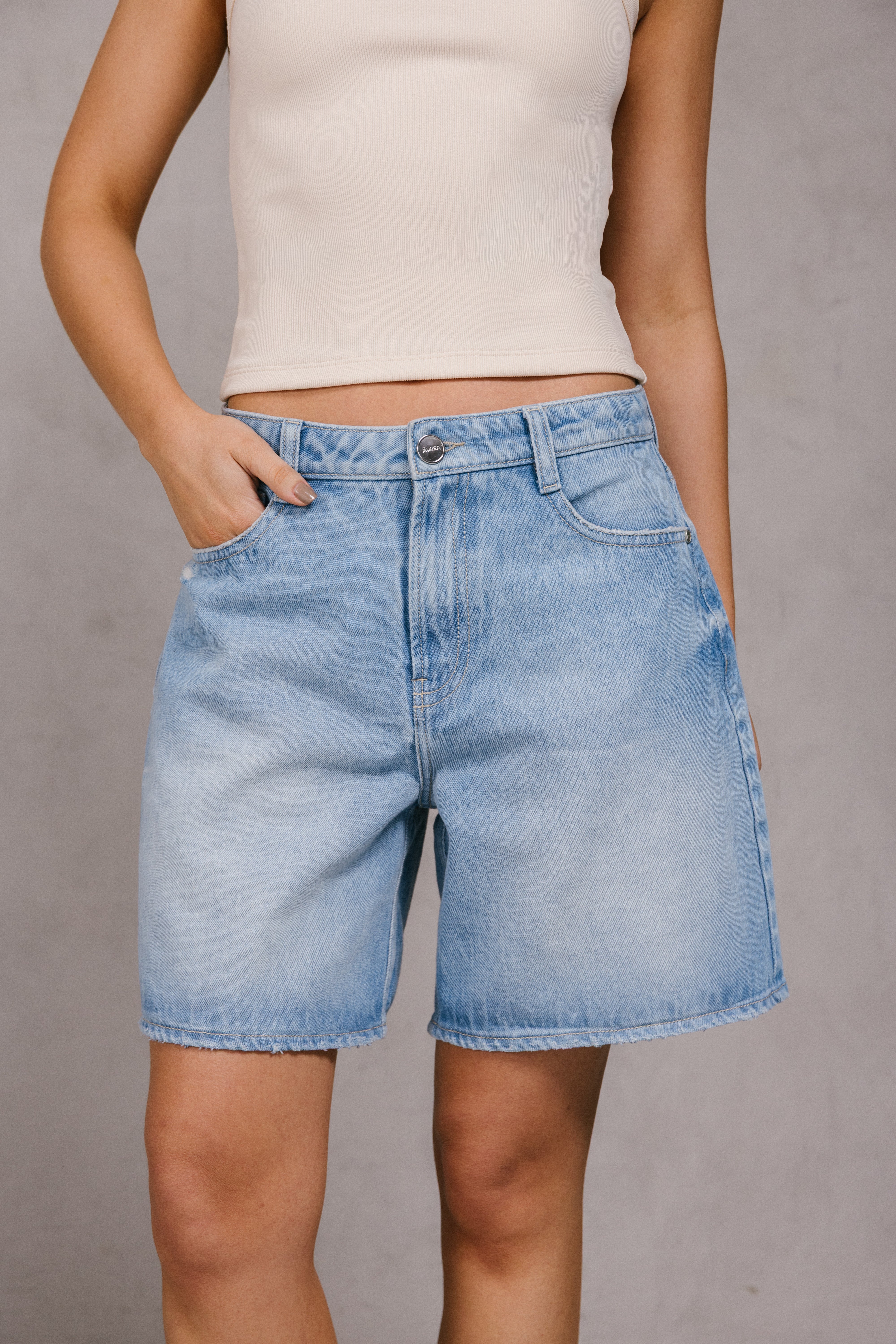 SHORT DENIM BLUE SKY Imagen principal del producto