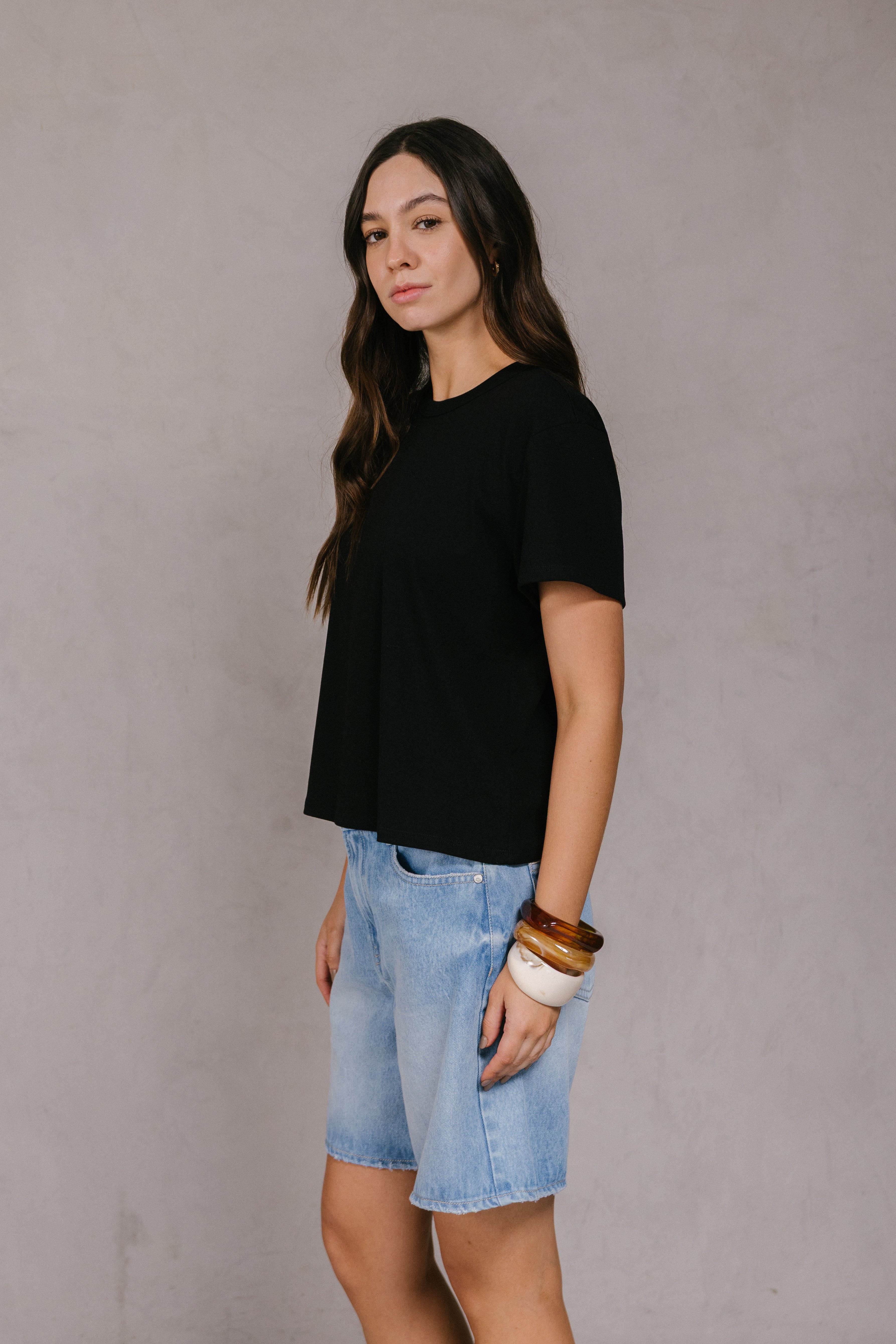 BASIC REGULAR T-SHIRT NEGRA