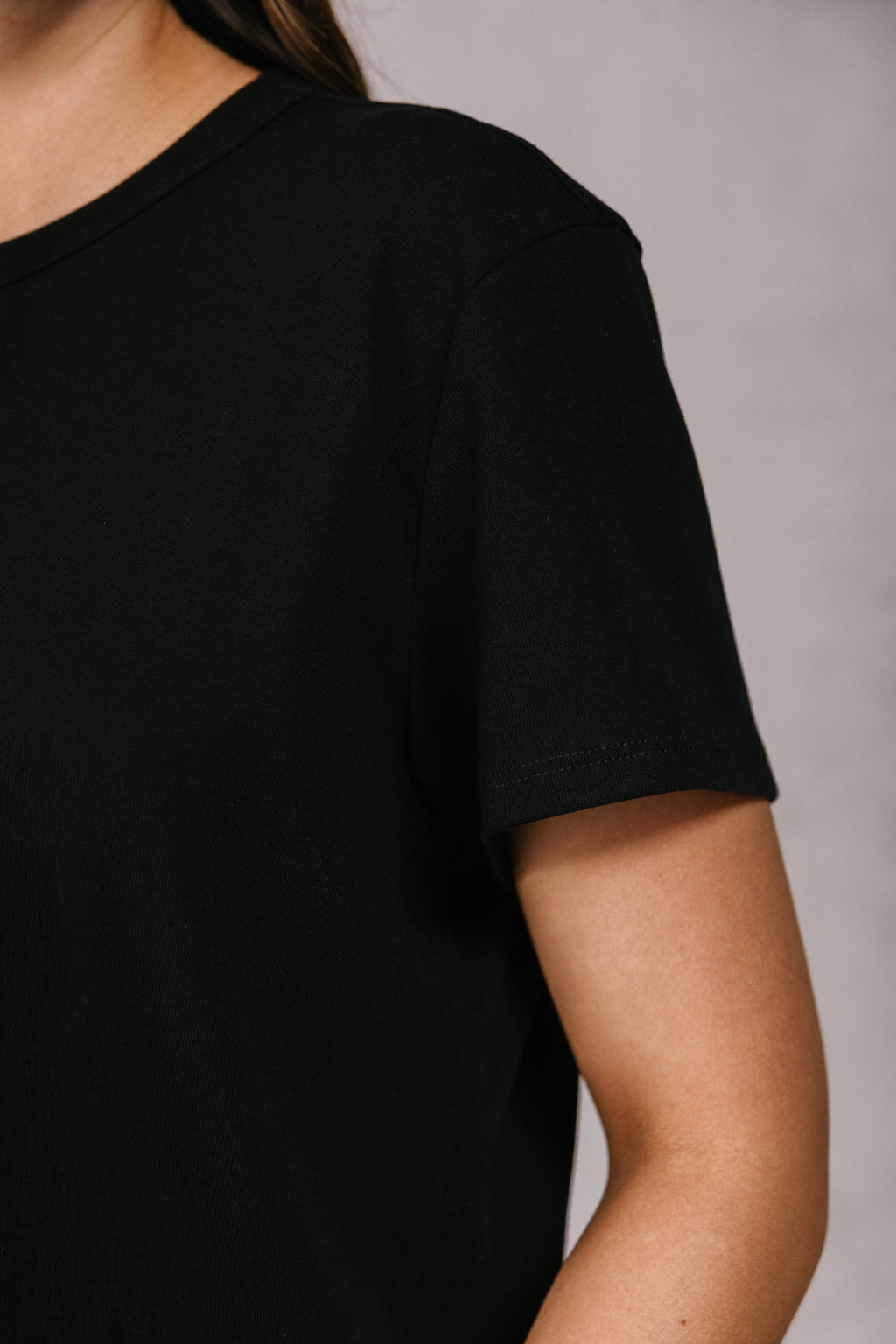 BASIC REGULAR T-SHIRT NEGRA