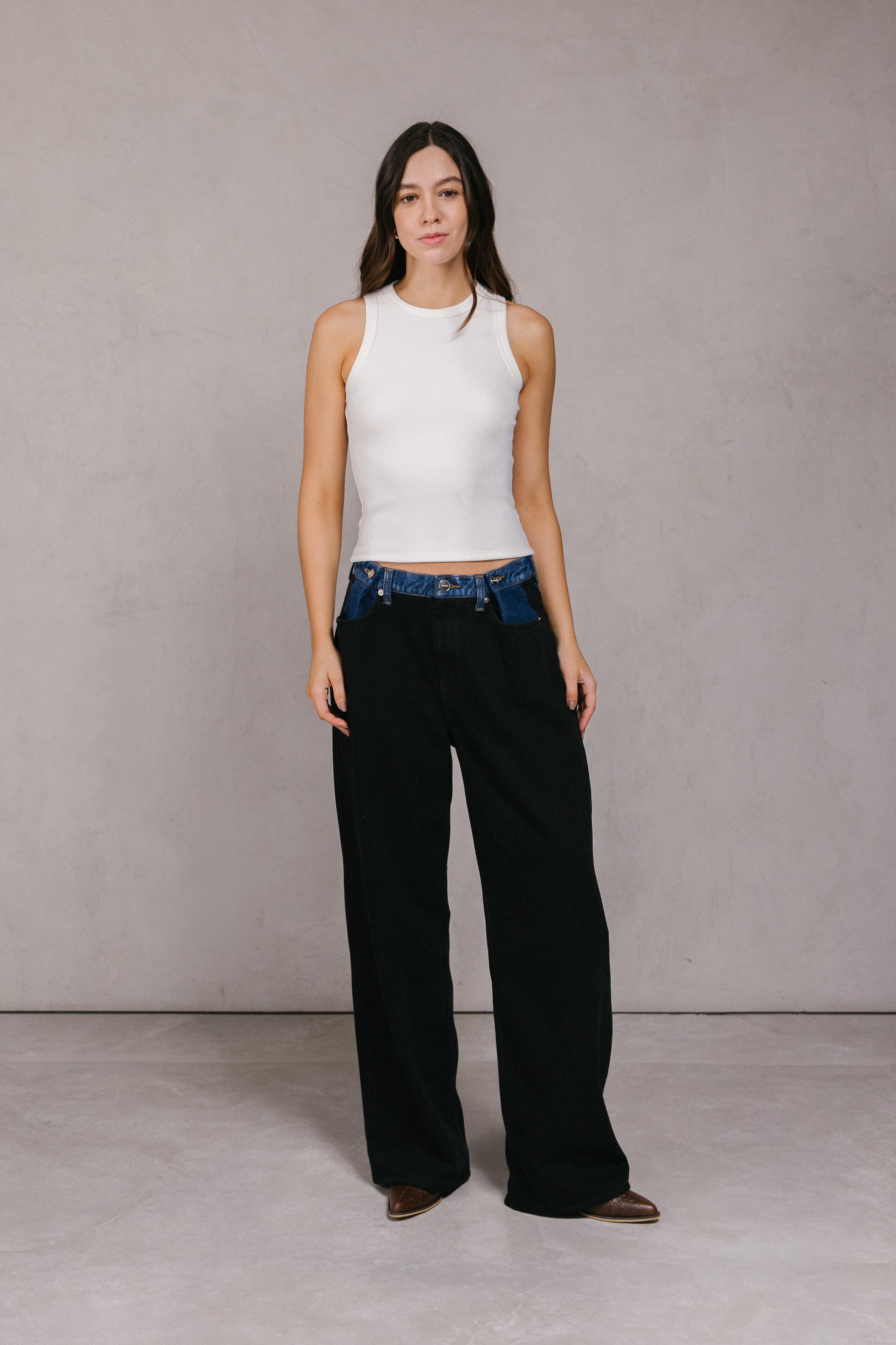 JEAN BOTONES DARK BLUE Imagen secundaria del producto